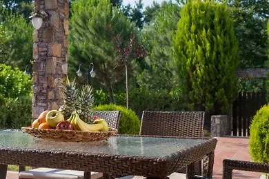 Olympus Willa Paralía Skotínis